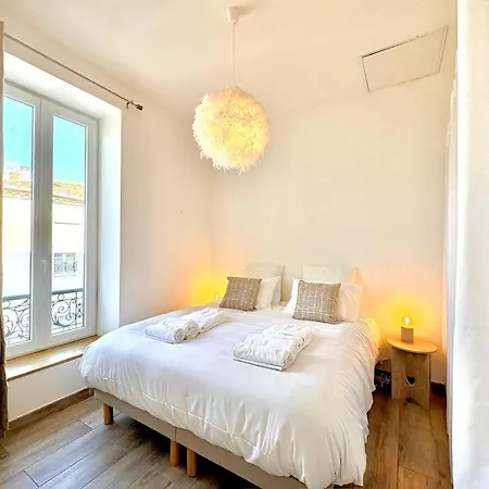 Duplex Central, 2 Personnes, Centre-ville, Lit 180x200 Ним